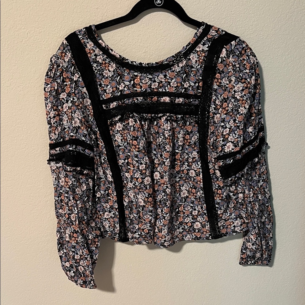 American Eagle Flowery Blouse